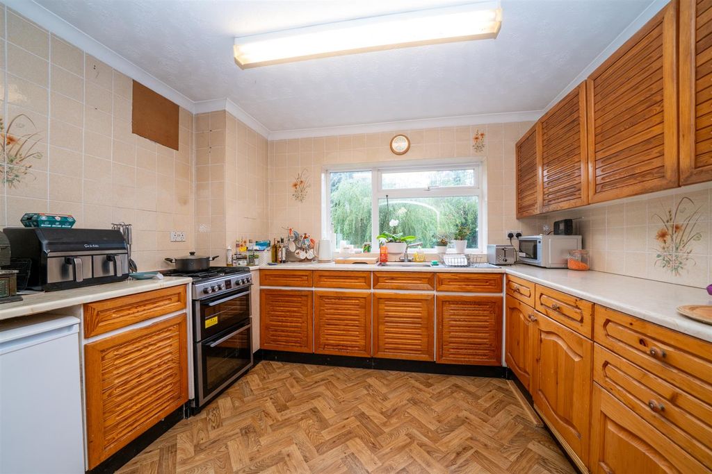 Property photo 2 of 27 Kitchen/Dining Room