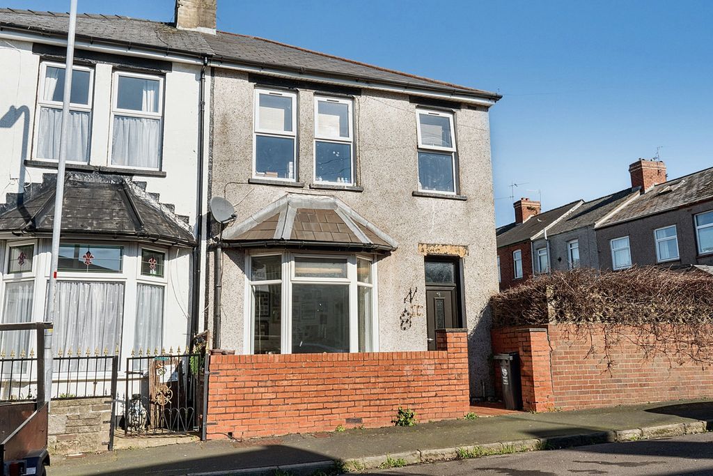 Property photo 2 of 18