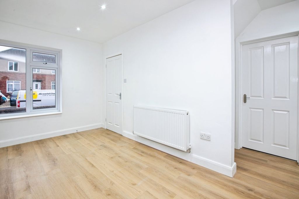 Property photo 3 of 11 Image 2