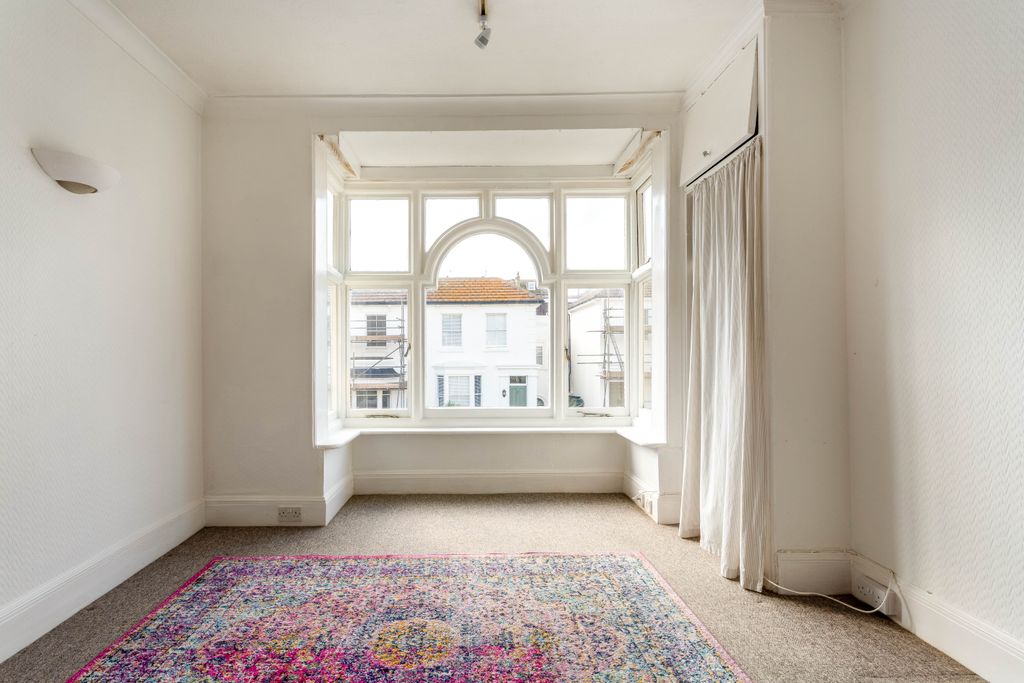 Property photo 3 of 6 F71Osbornevillas3