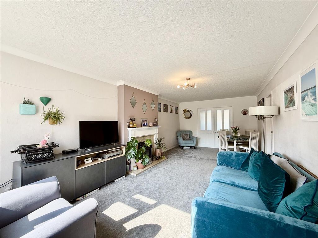 Property photo 2 of 22 2