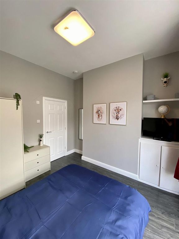 Property photo 2 of 9 Bedroom 1