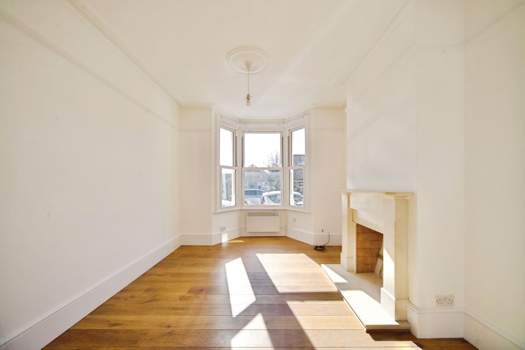 Property photo 2 of 17 Photo