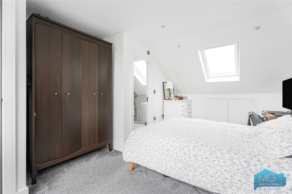 Property photo 2 of 28 Picture No. 51