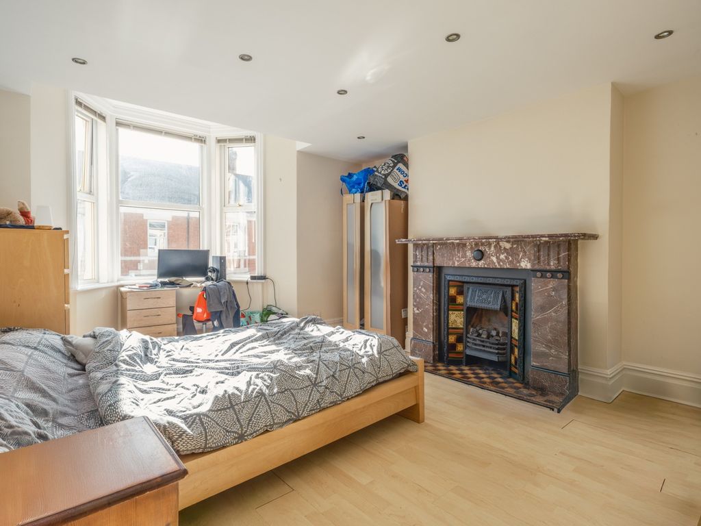Property photo 3 of 10 4597282