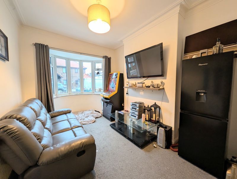 Property photo 2 of 8 Lounge