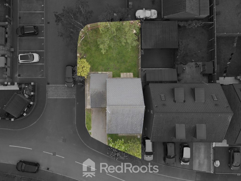Property photo 2 of 18 5062581