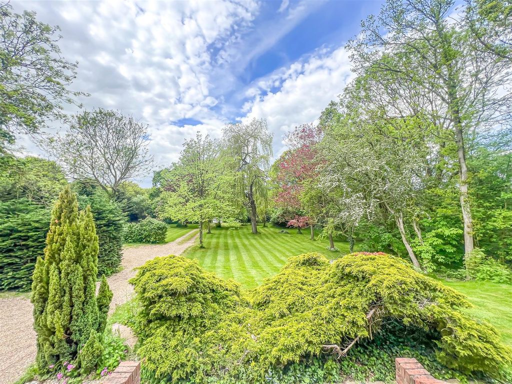 Property photo 2 of 46