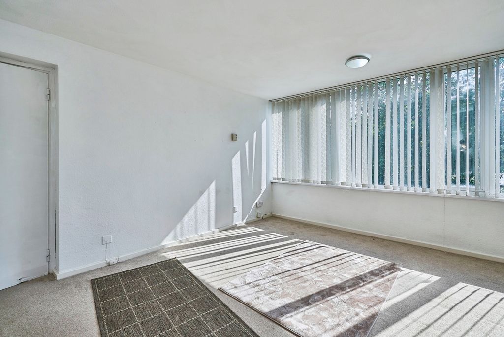 Property photo 2 of 19 Pbox-Img.Jpg