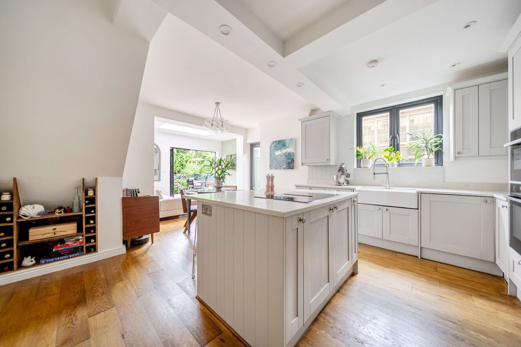 Property photo 2 of 15 1499935-11-6A6B69...
