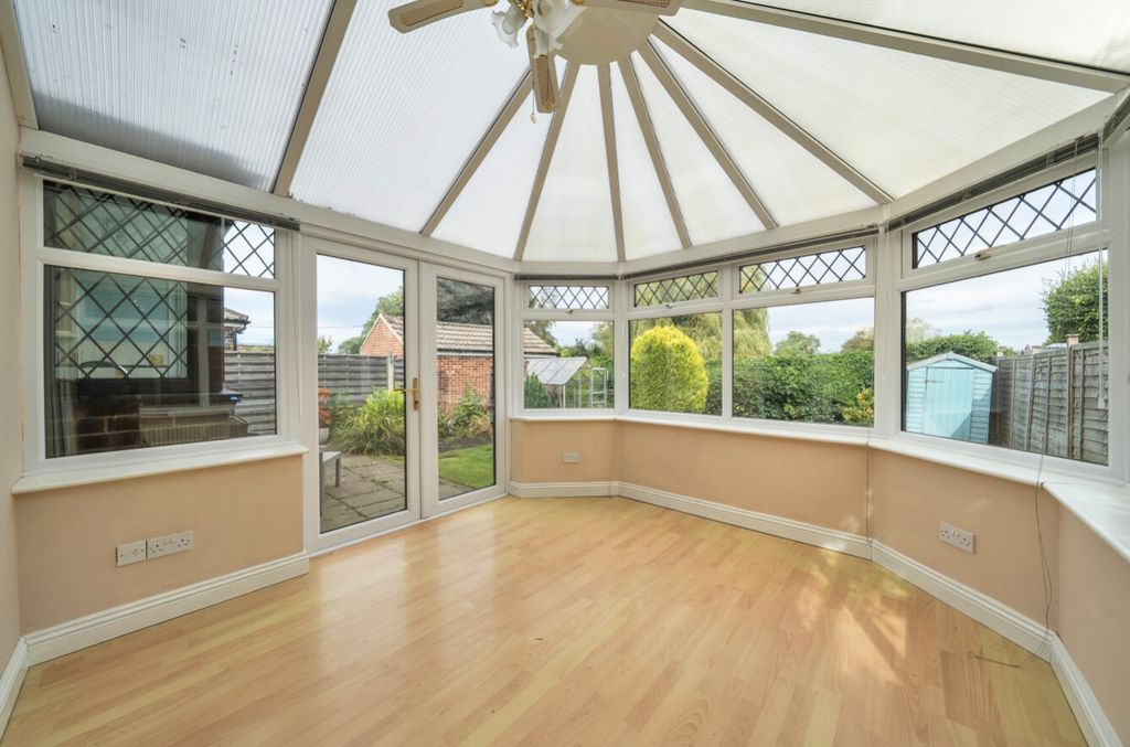 Property photo 2 of 20 Ewemove Harrogate Conservatory