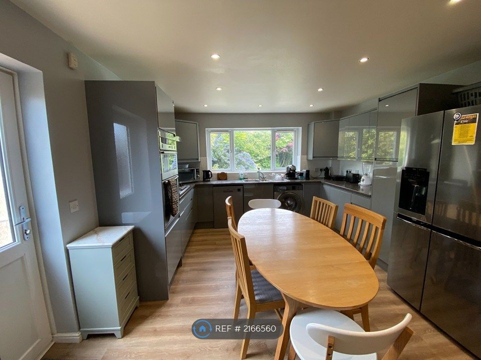 Property photo 2 of 27