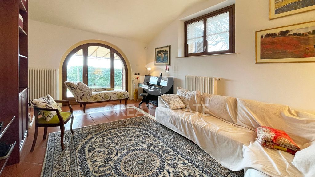Property photo 2 of 29 Interiors
