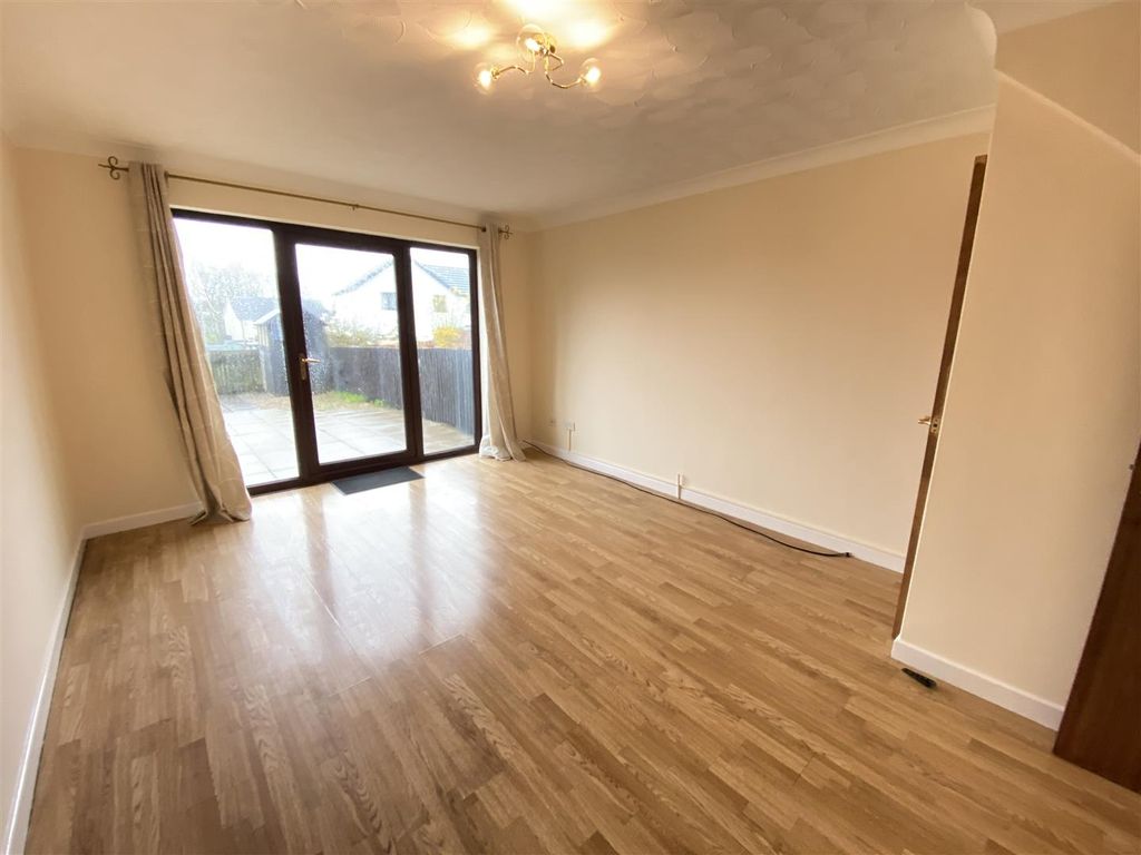 Property photo 3 of 15 Lounge/Dining Room