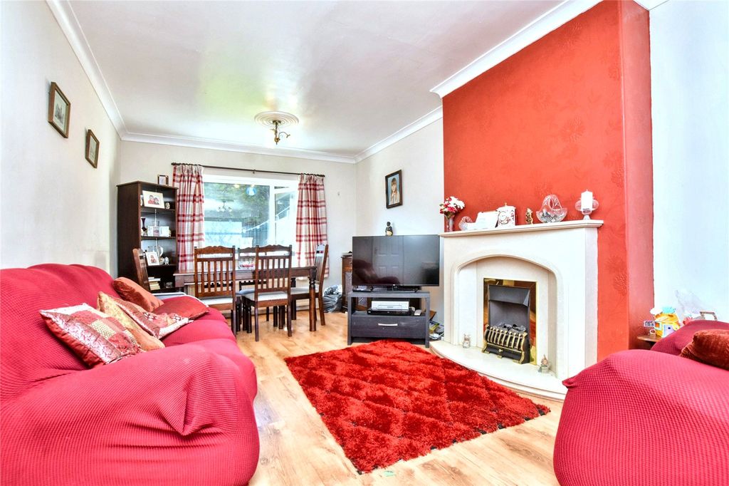 Property photo 2 of 16 Picture No. 15