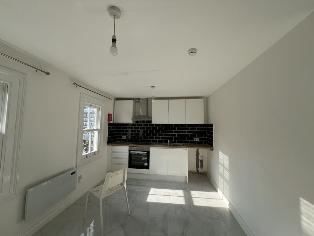 Property photo 2 of 14 Gallery