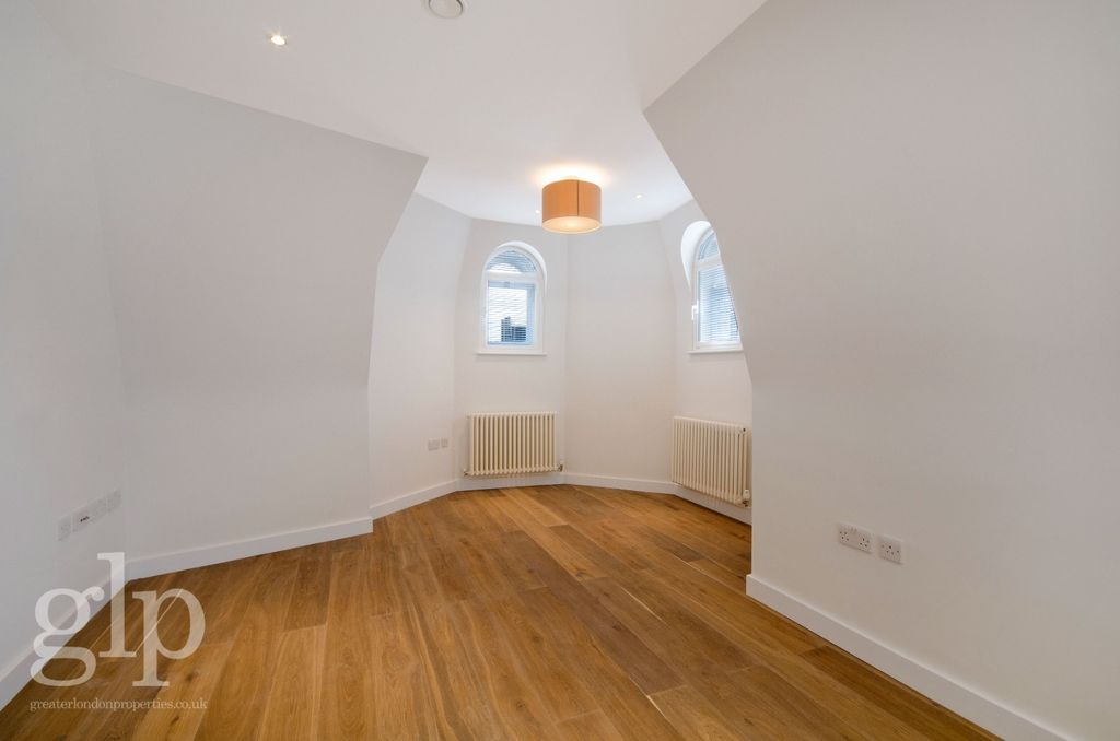 Property photo 3 of 14 963175