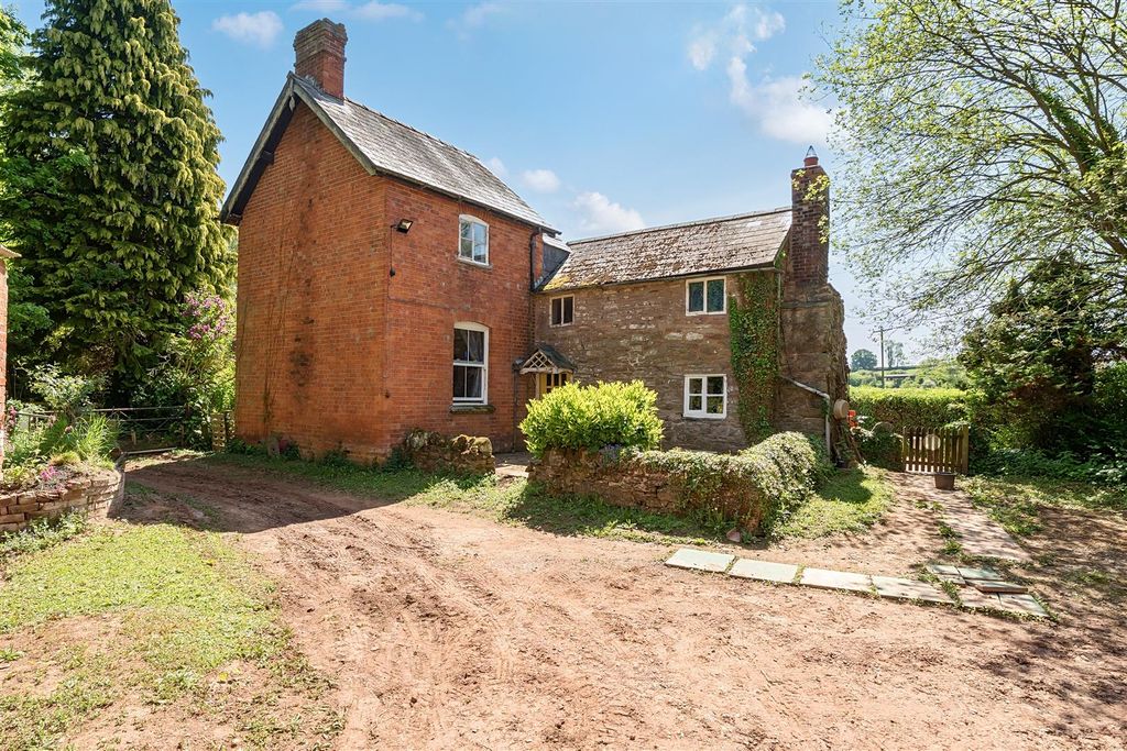 Property photo 2 of 41 1283248-22-6824B831565Be-Arw-1.Jpg