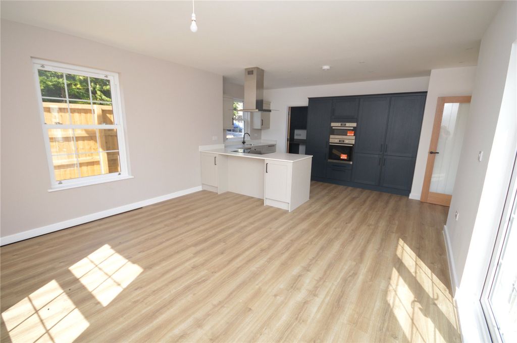 Property photo 3 of 27 Picture No. 36