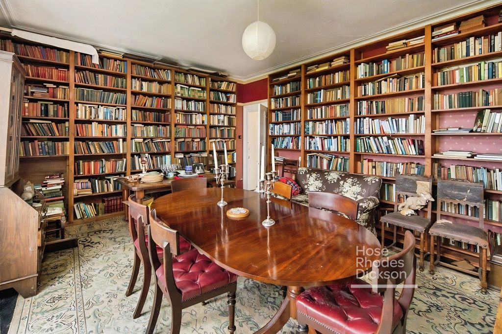 Property photo 2 of 19 Pbox-Img.Jpg