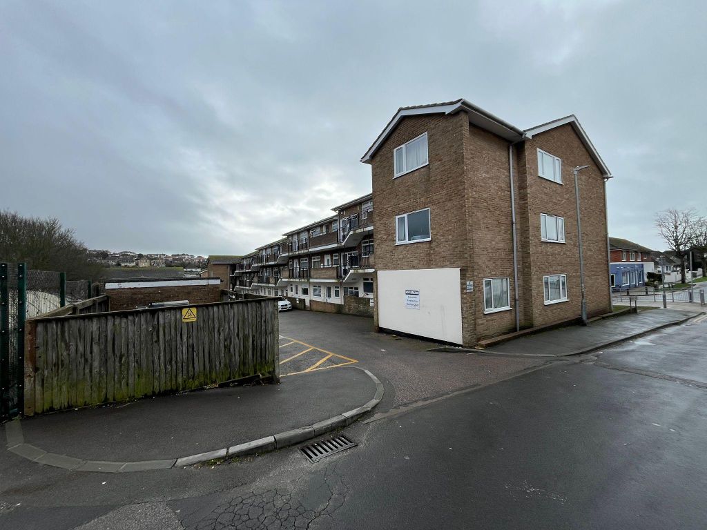 Property photo 3 of 17 19E01B50-E258-4271-8F31-9Aa962895F51.Jpg