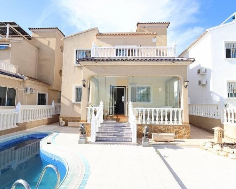 Property photo 1 of 24