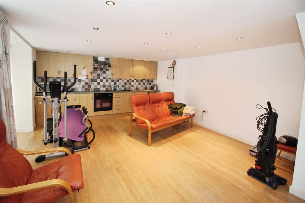 Property photo 2 of 8 Picture No. 07