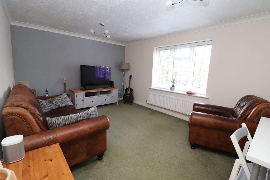 Property photo 3 of 6