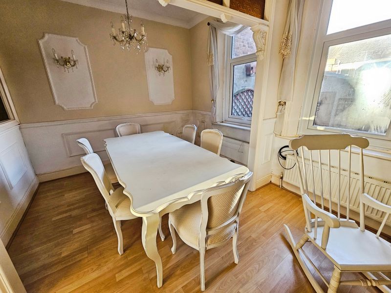 Property photo 3 of 14 Photo 7