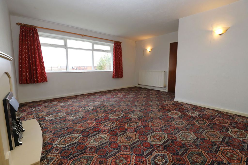 Property photo 3 of 35