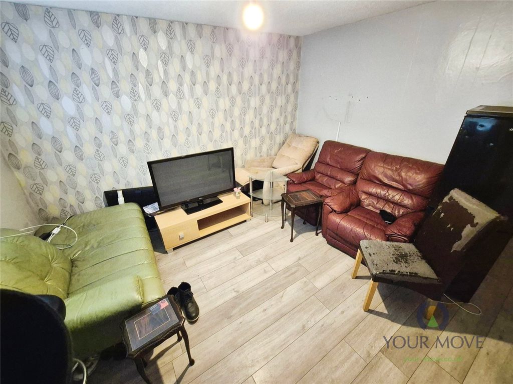 Property photo 3 of 10 Lounge