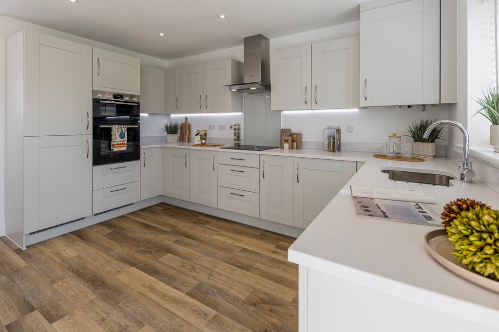 Property photo 3 of 11 Hadleigh Kitchen