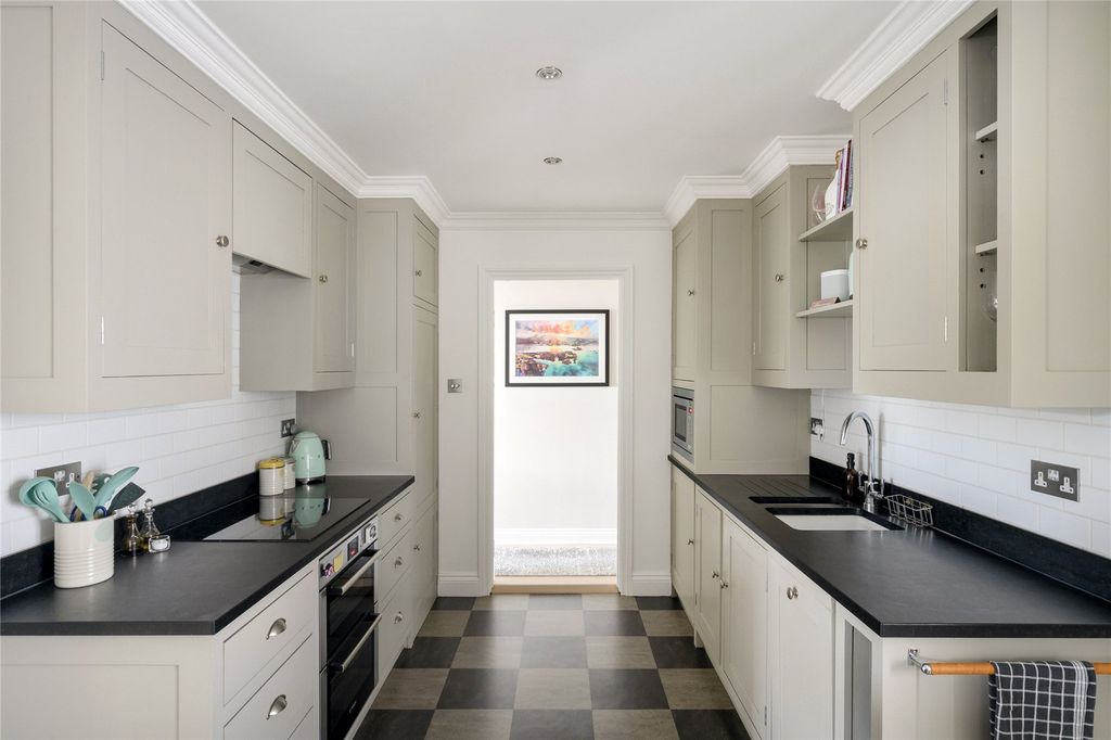 Property photo 2 of 11 Picture No. 08