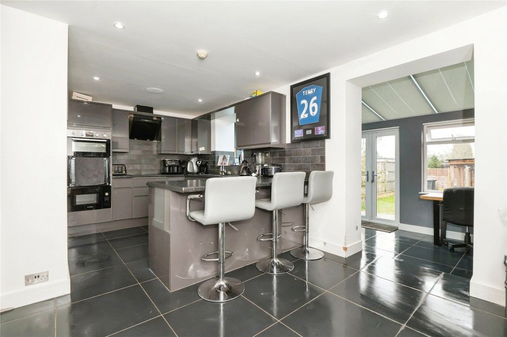 Property photo 2 of 16 Photography