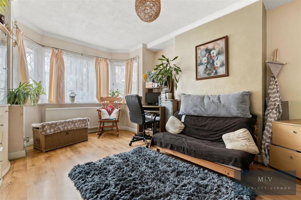 Property photo 2 of 13 Grasmere Road 33 MV-1.Jpg