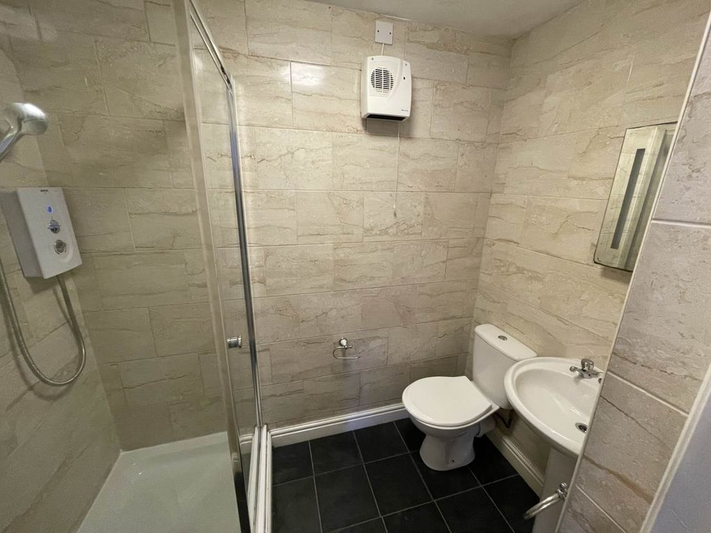 Property photo 3 of 6 Bathroom