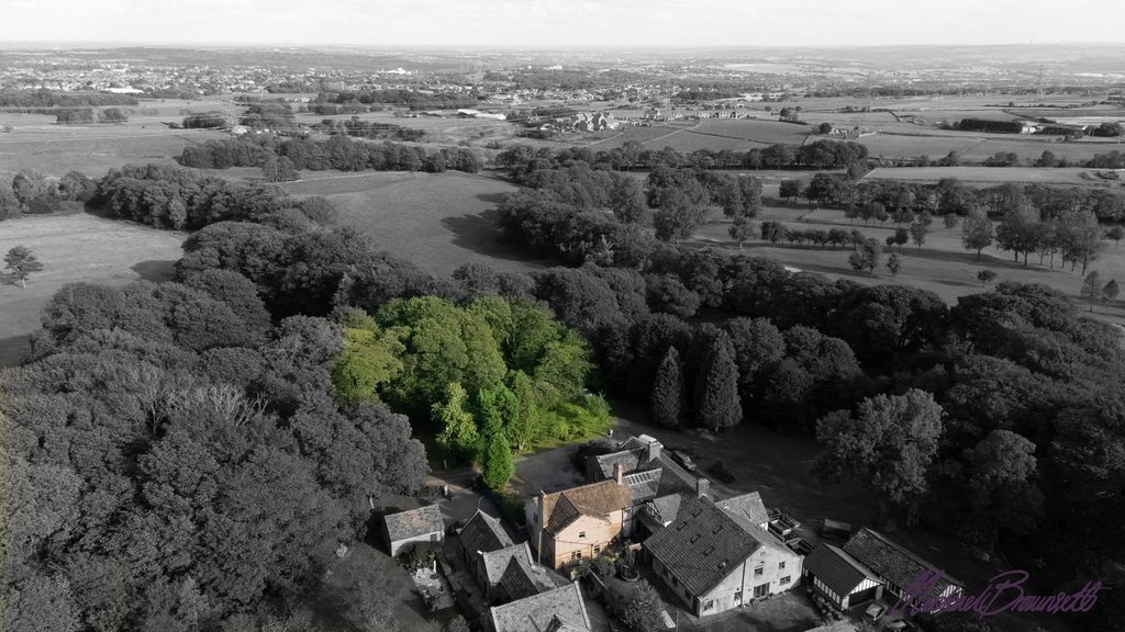 Property photo 3 of 47