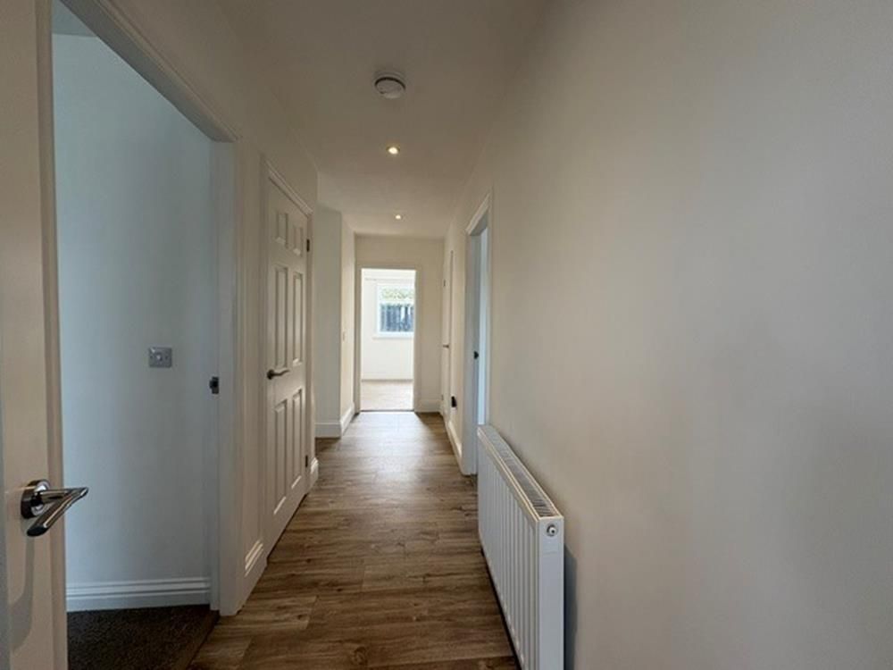 Property photo 2 of 16 Hall 1