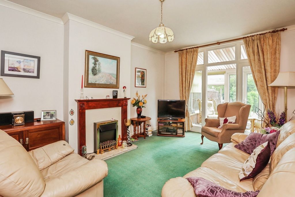 Property photo 2 of 17 Photo