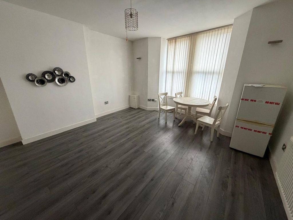 Property photo 2 of 7 Photo 5