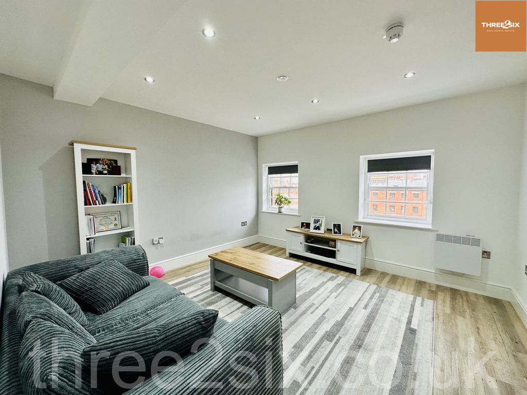 Property photo 2 of 6 Gallery