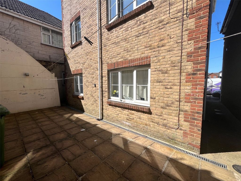 Property photo 3 of 9 Picture No. 13