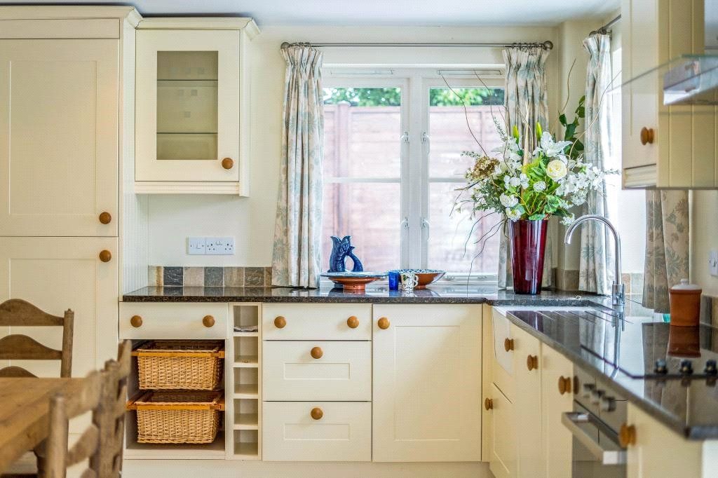 Property photo 2 of 18 Picture No. 16