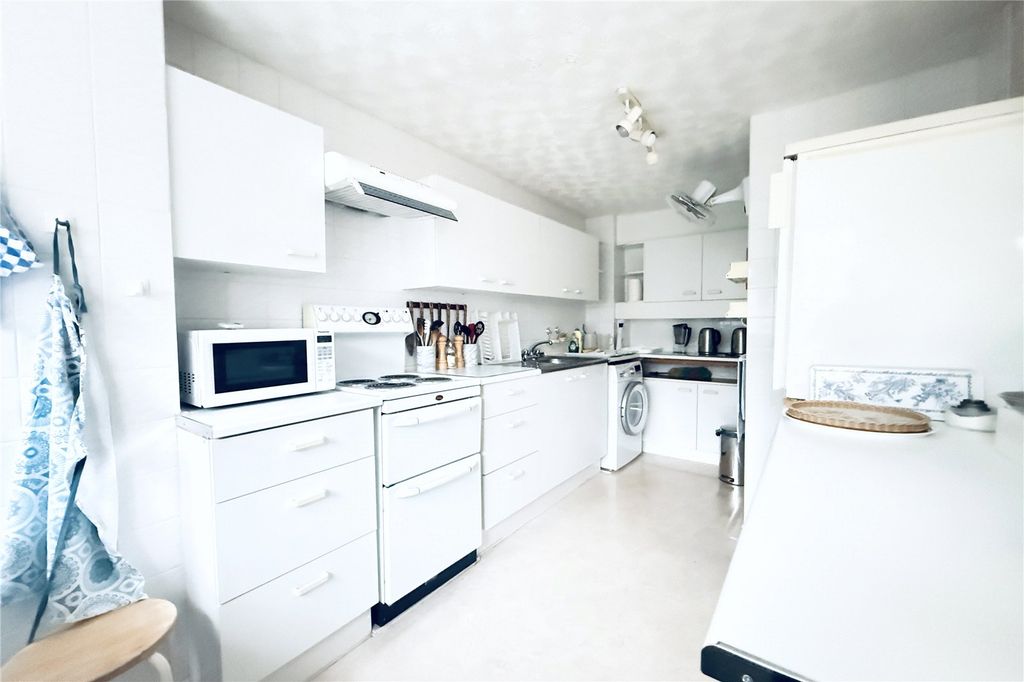 Property photo 3 of 13 Kitchen