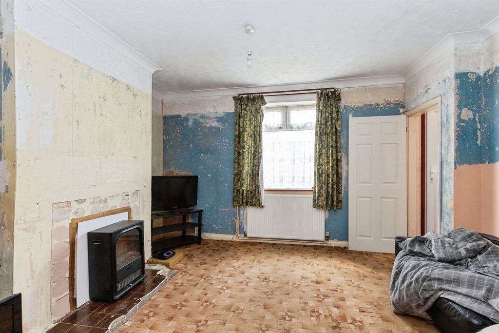 Property photo 3 of 18