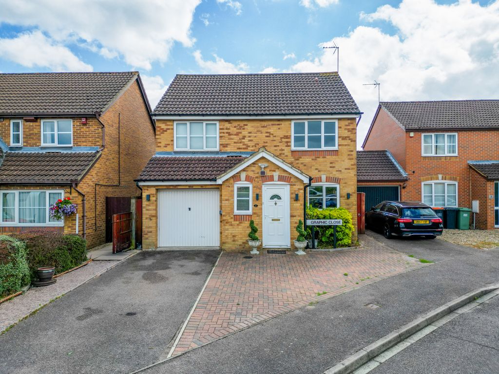 Property photo 1 of 26 Graphic Close, Dunstable