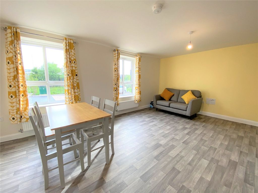 Property photo 3 of 5 Heronhouse3