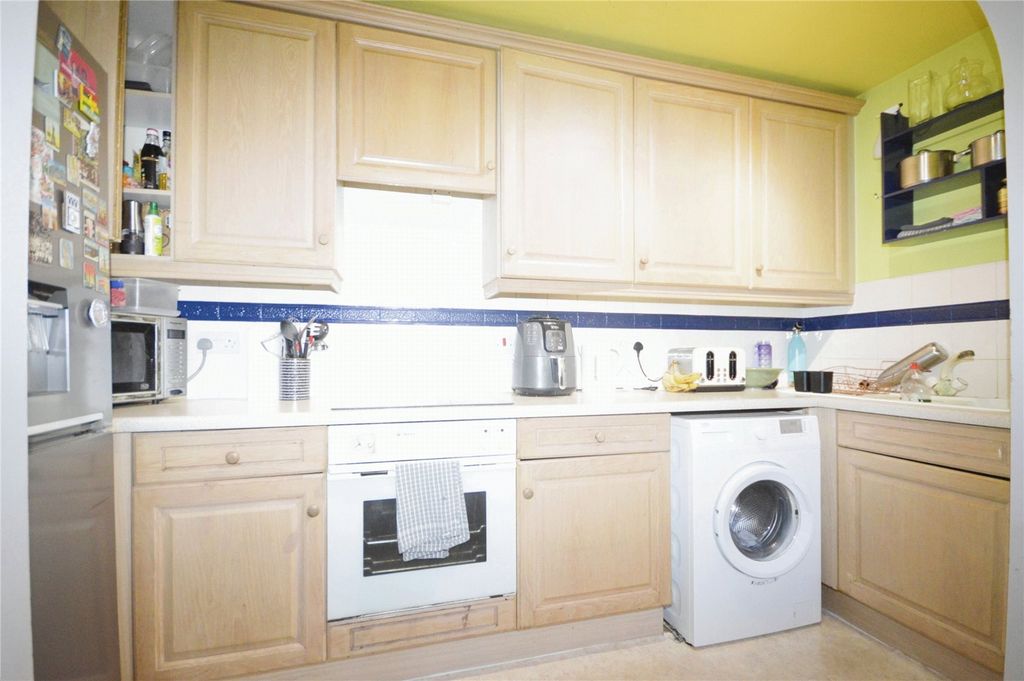 Property photo 3 of 8 Picture No. 16