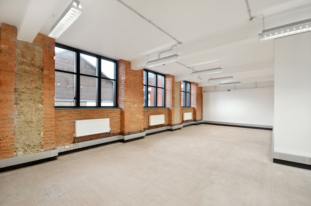 Property photo 2 of 7 Gallery