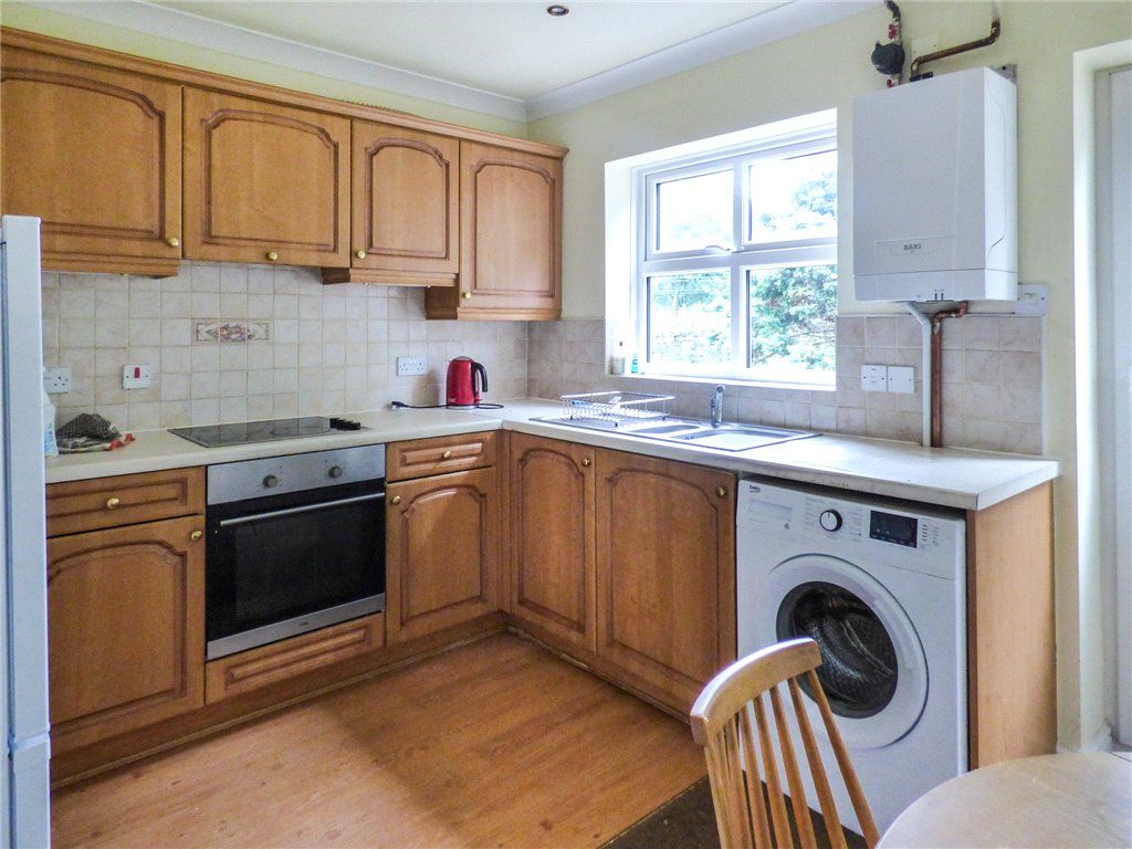 Property photo 3 of 9 Kitchen